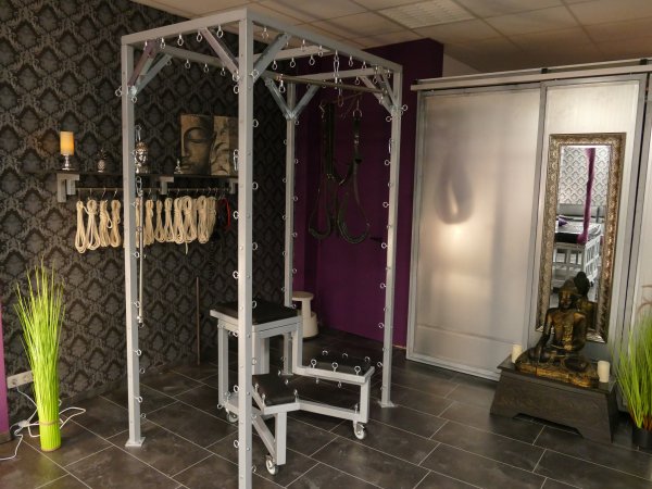 BDSM Mietstudio in Essen - Chambre Violette - Ausstattung - Bondagegestell